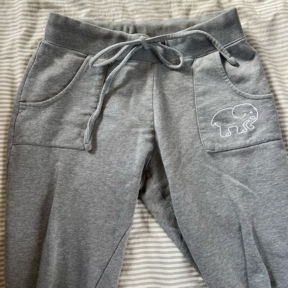 prettygood condition small tear on back shown in picture but not too noticeable - Picture 2 of 4